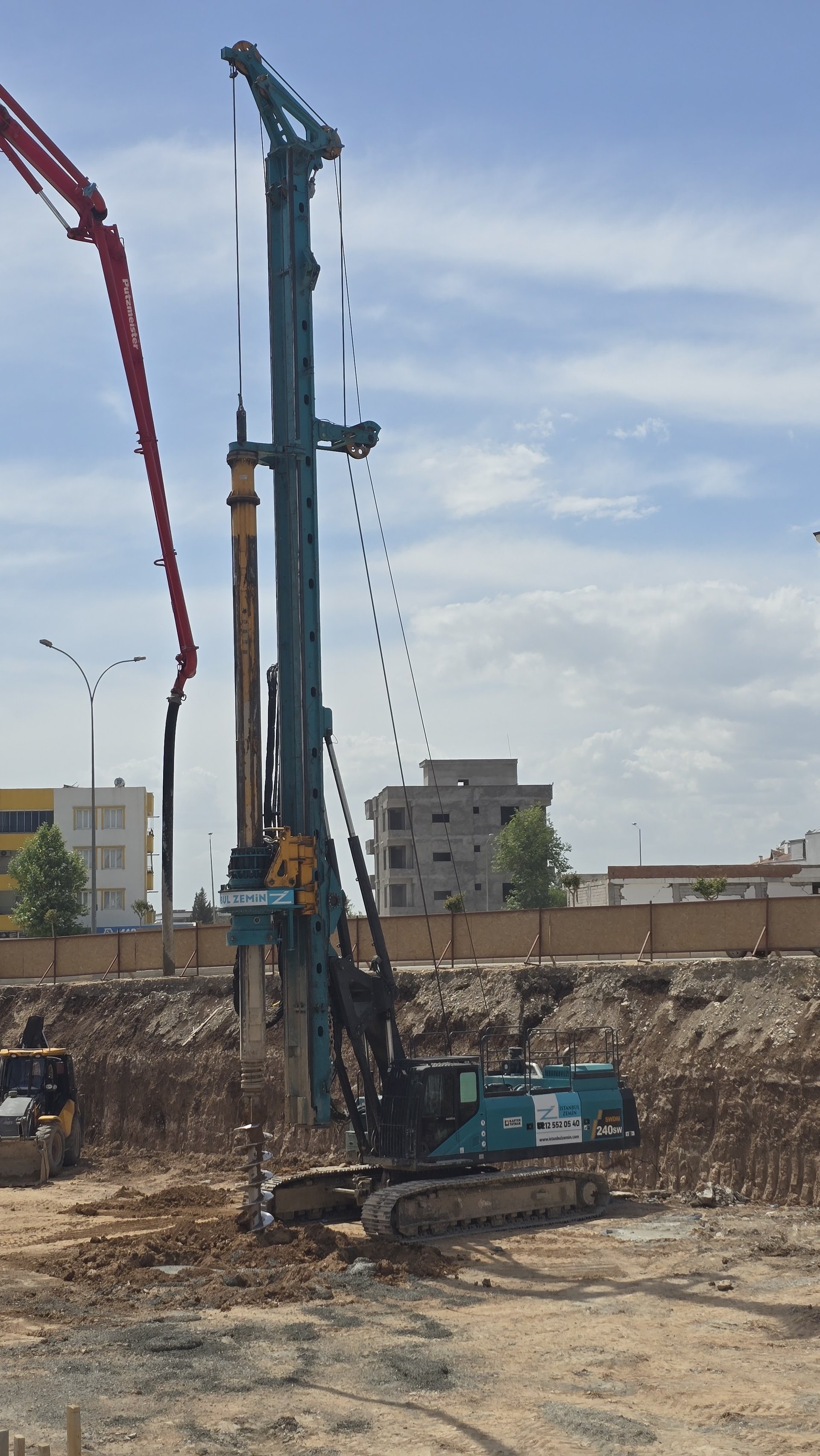 Fore Kazık Makinesi Sunward 240